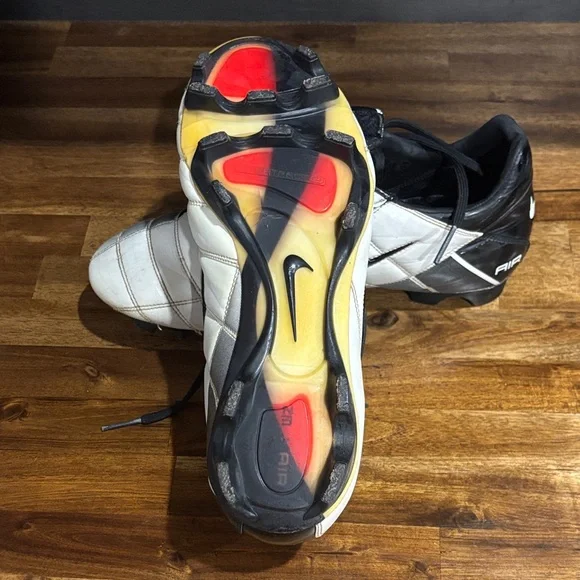 Nike Air Zoom Total 90 Black and White Soccer Cleats - Picture 7 of 7